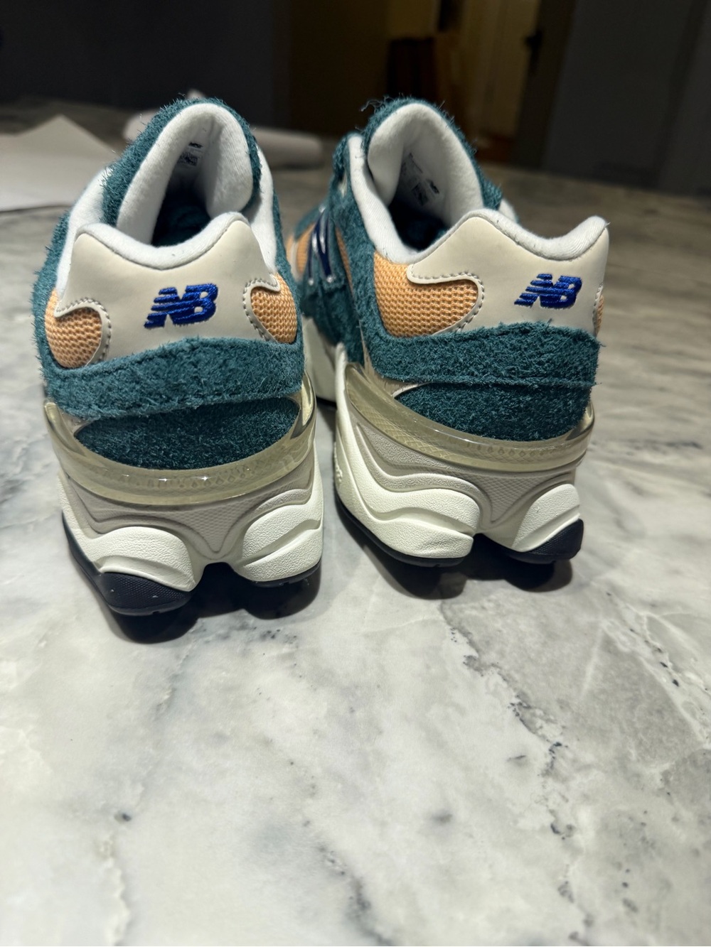 New Balance Teal & Peach Chunky Runner Sneakers 9060 (no box) - Picture 3 of 9